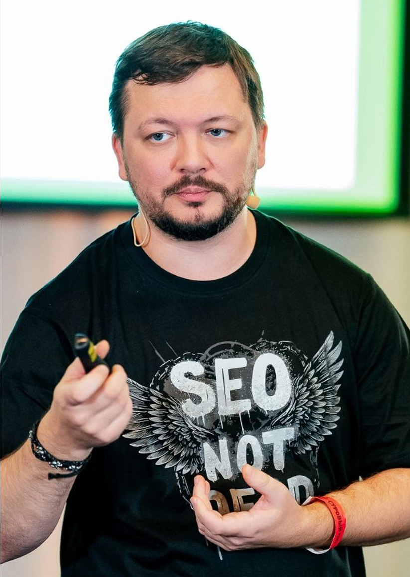 Роман Ковалев